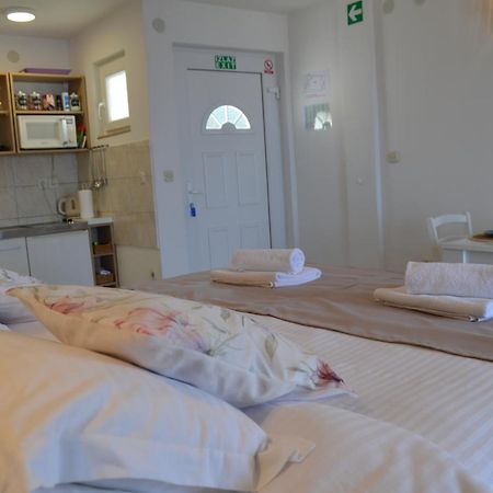Apartmani Luan Vis Exteriér fotografie
