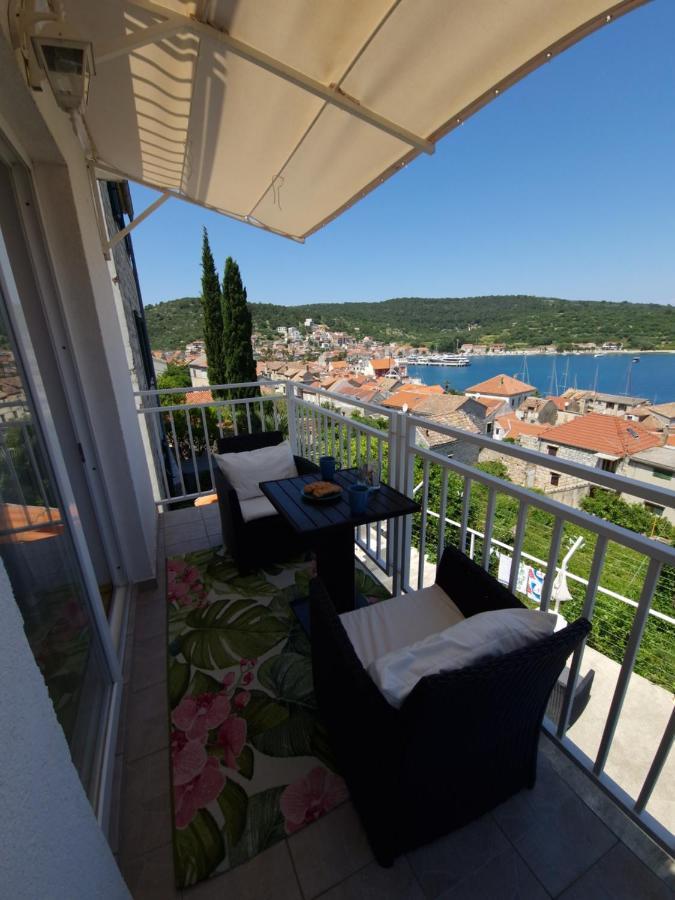 Apartmani Luan Vis Exteriér fotografie