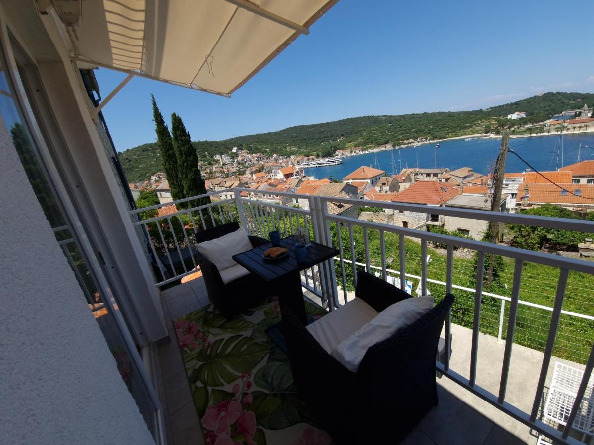 Apartmani Luan Vis Exteriér fotografie