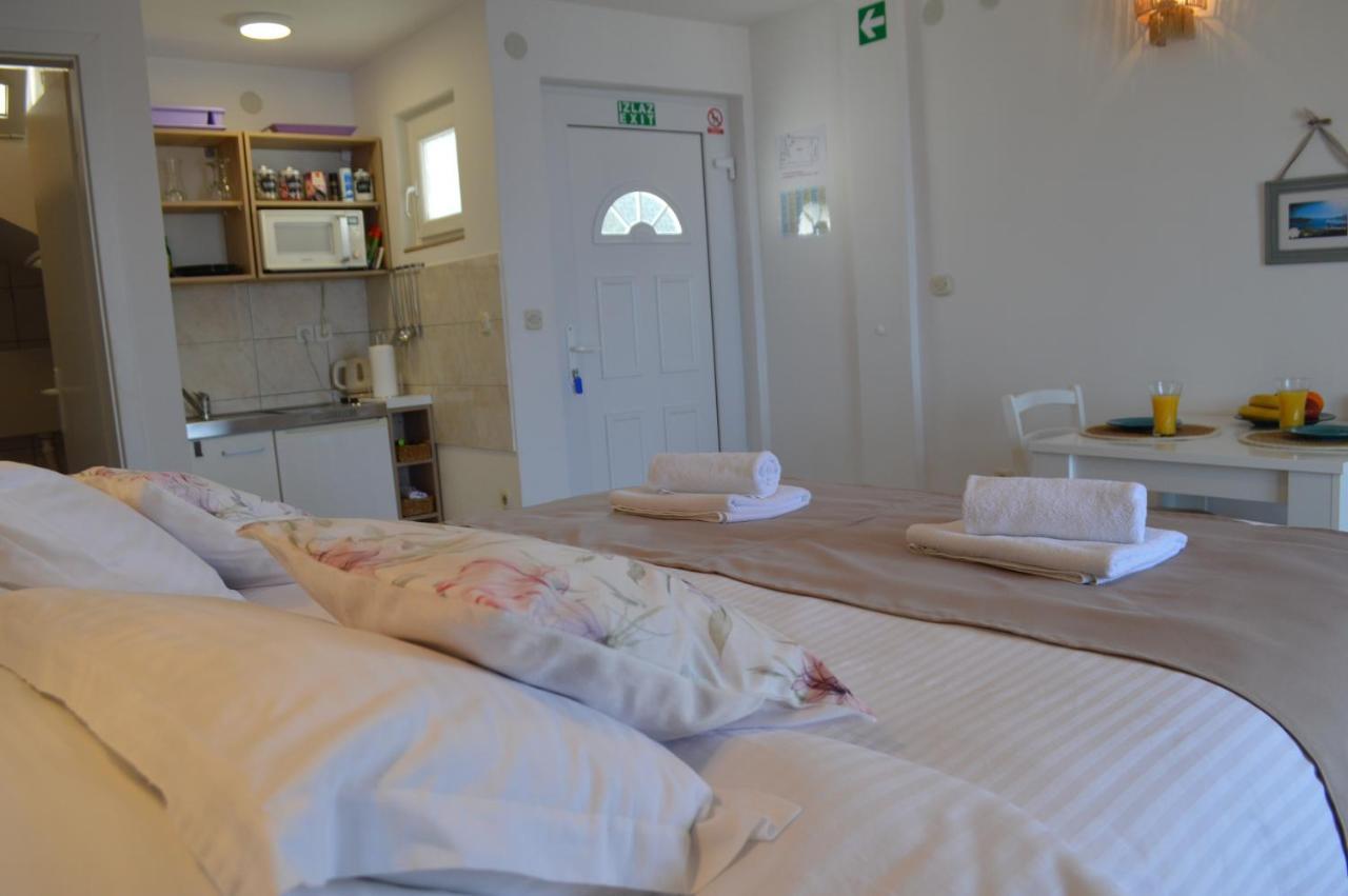 Apartmani Luan Vis Exteriér fotografie