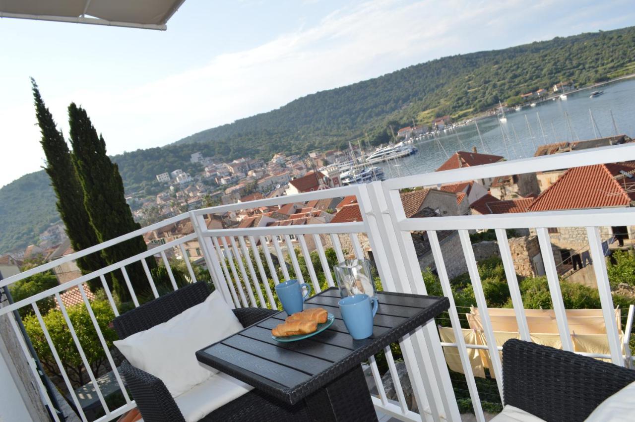 Apartmani Luan Vis Exteriér fotografie