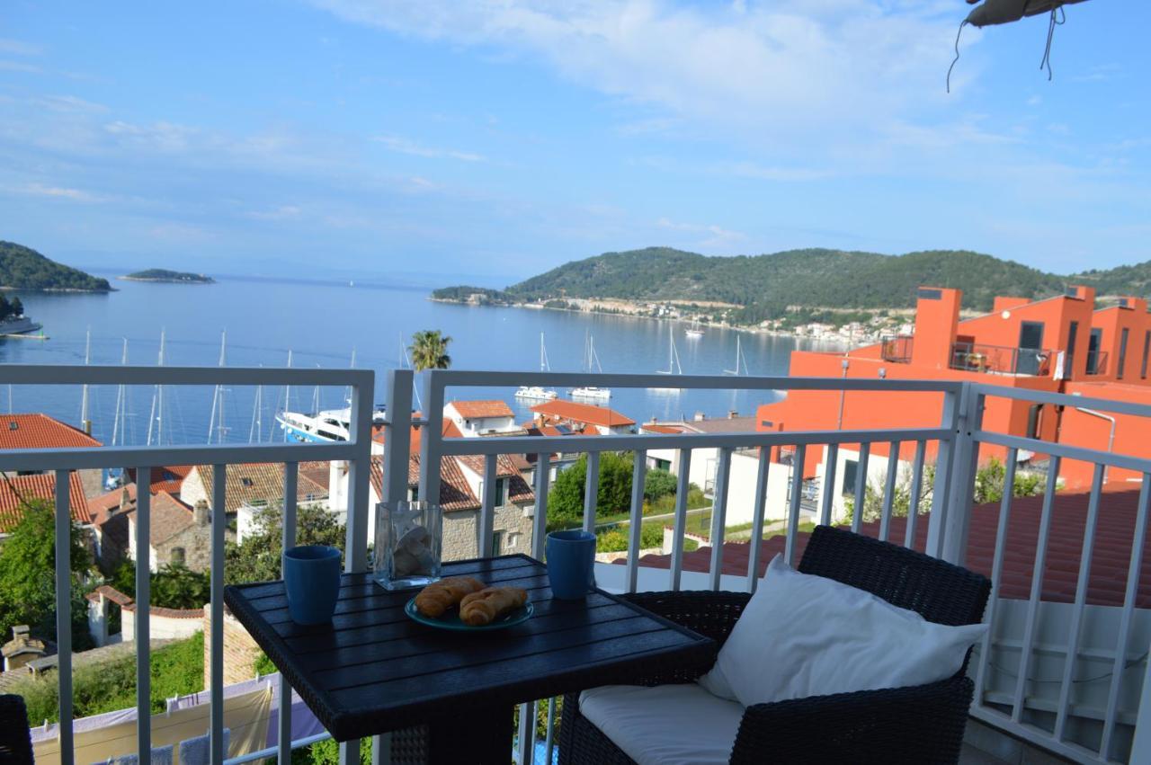 Apartmani Luan Vis Exteriér fotografie