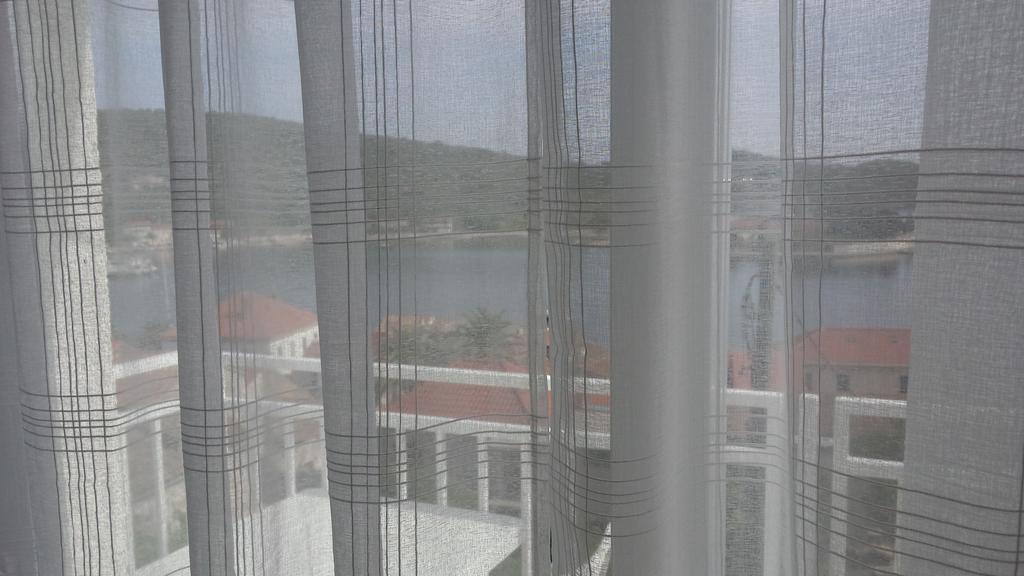 Apartmani Luan Vis Exteriér fotografie