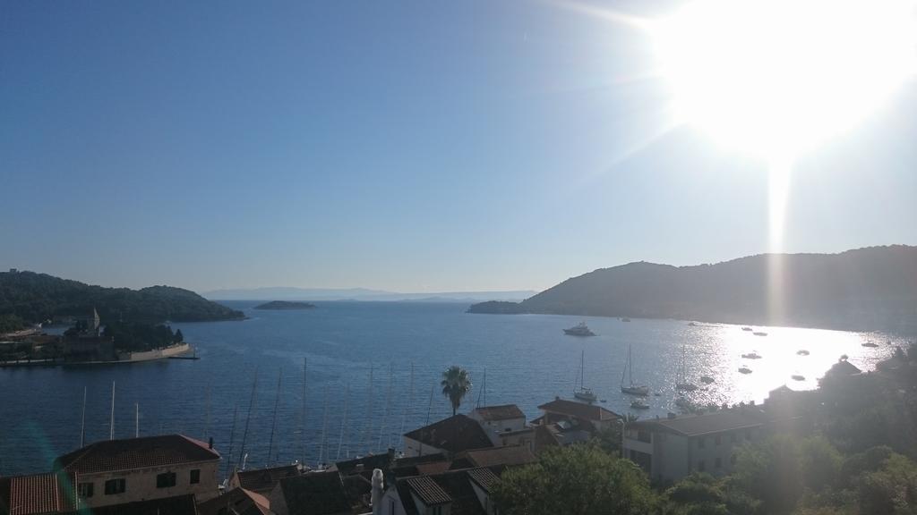 Apartmani Luan Vis Exteriér fotografie