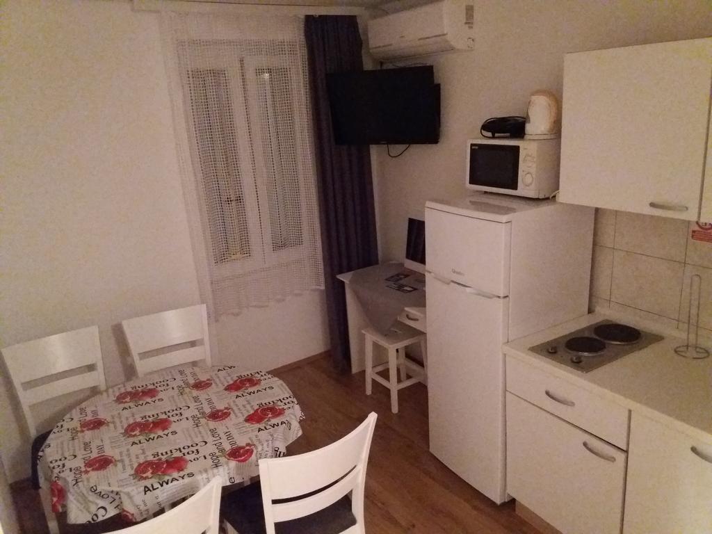 Apartmani Luan Vis Exteriér fotografie